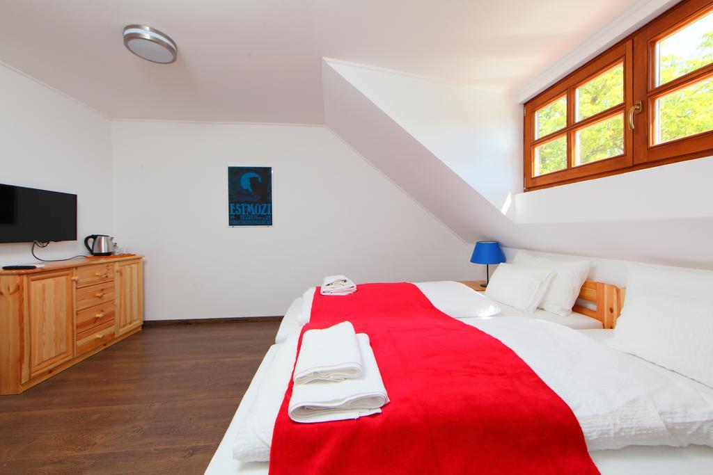 Aracsi Vendeghaz Hotel บาลาตอนฟือเรด ภายนอก รูปภาพ