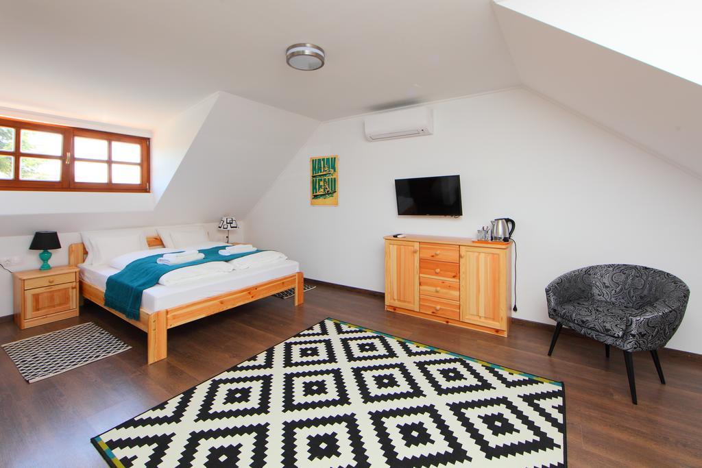 Aracsi Vendeghaz Hotel บาลาตอนฟือเรด ภายนอก รูปภาพ