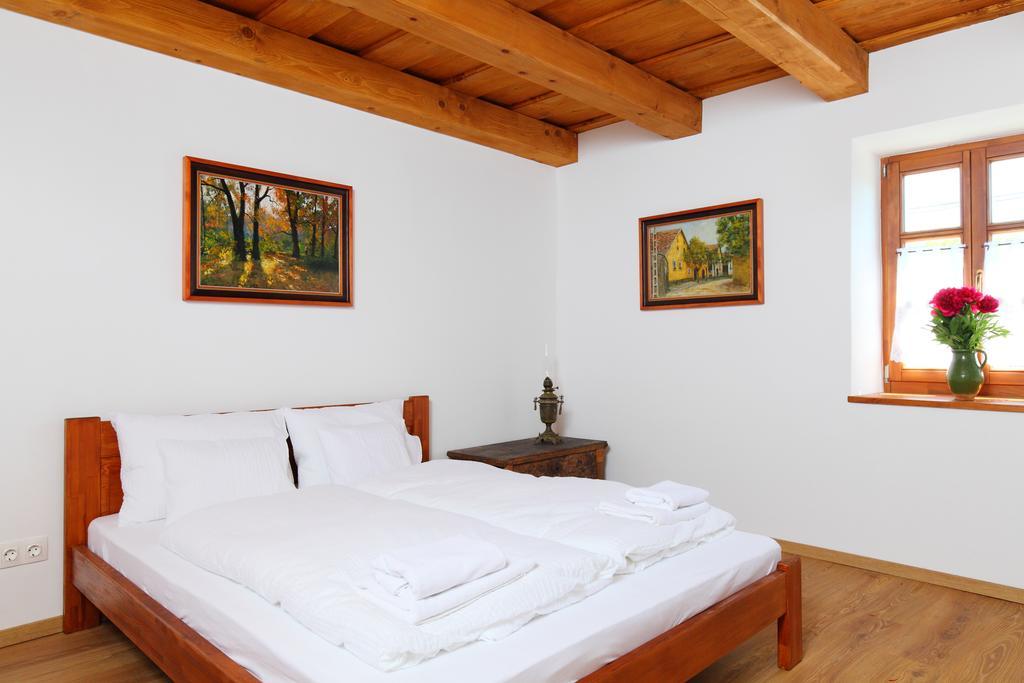 Aracsi Vendeghaz Hotel บาลาตอนฟือเรด ภายนอก รูปภาพ