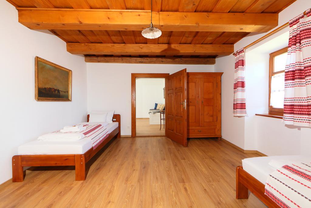 Aracsi Vendeghaz Hotel บาลาตอนฟือเรด ภายนอก รูปภาพ
